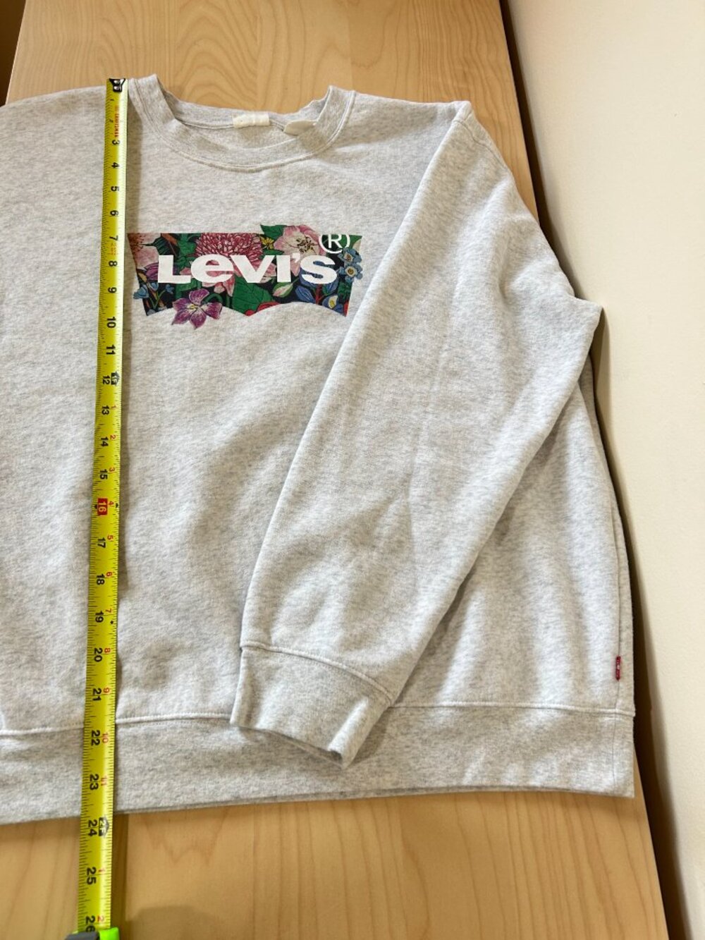 Levi's Sweatshirt With Floral Brand Graphic Heathered Gray Size M - Picture 7 of 8